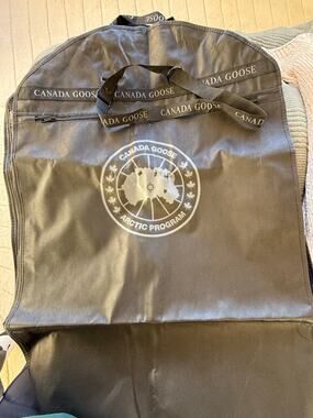 Canada goose garment bag